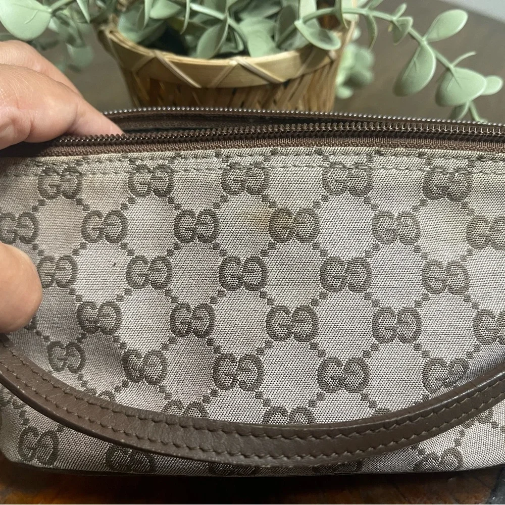 Authentic Vintage Gucci Beige GG Canvas Pouch - Picture 7 of 12